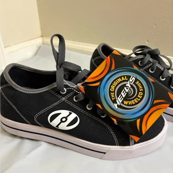 Heely’s Black Pro Canvas Skate Roller Shoes Size 7 - Picture 2 of 7